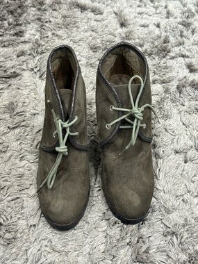 Vanessa Wu Wedge Booties Army Olive Green Suede Lace Up Platform